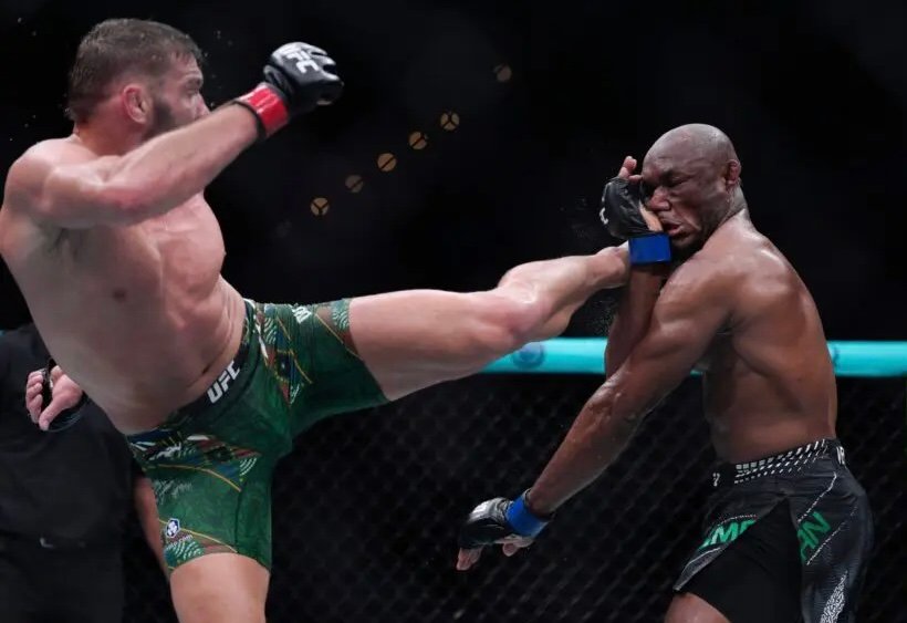 UFC: South Africa’s Du Plessis Secures Dominant Win Against Usman