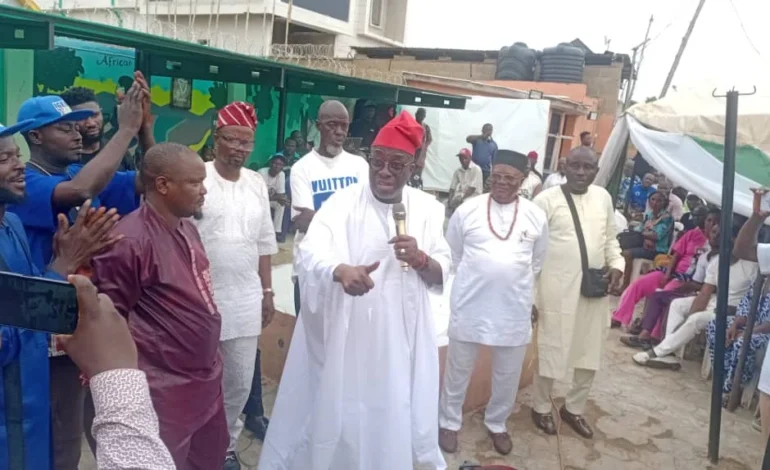 2027: Ogun PDP chieftain mobilises non-indigenes for Tinubu
